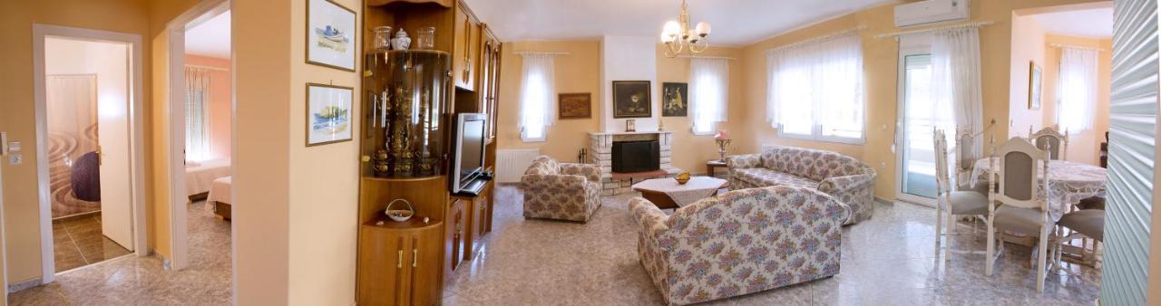 Myrsini' S House Villa Néa Péramos Exteriör bild